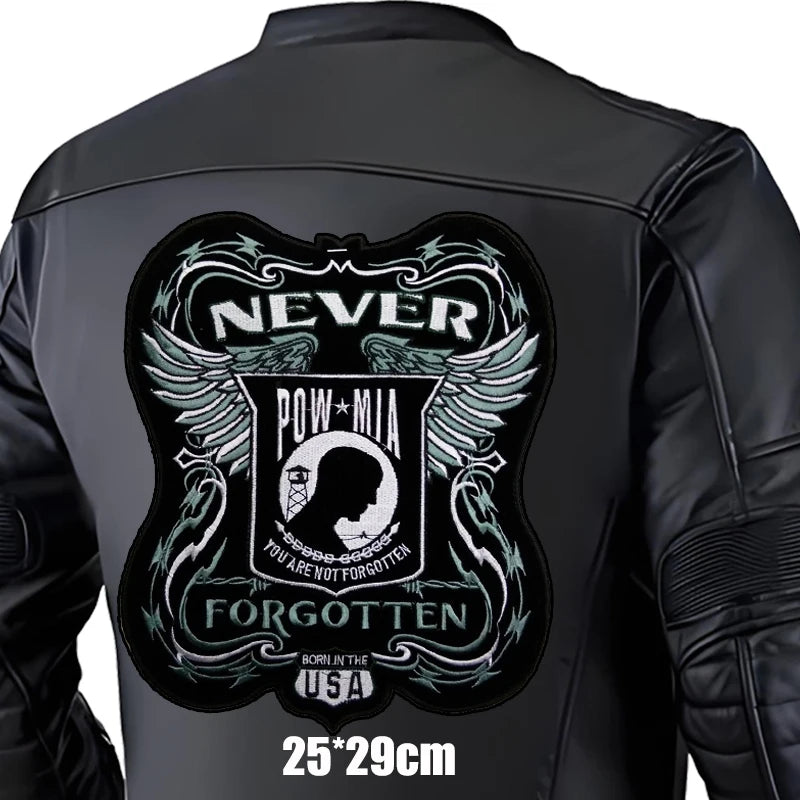 Écusson brodé motif tête de mort motard sur fond noir - vue de face - vue 31