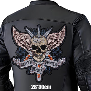 Écusson brodé motif tête de mort motard sur fond noir - vue de face - vue 13