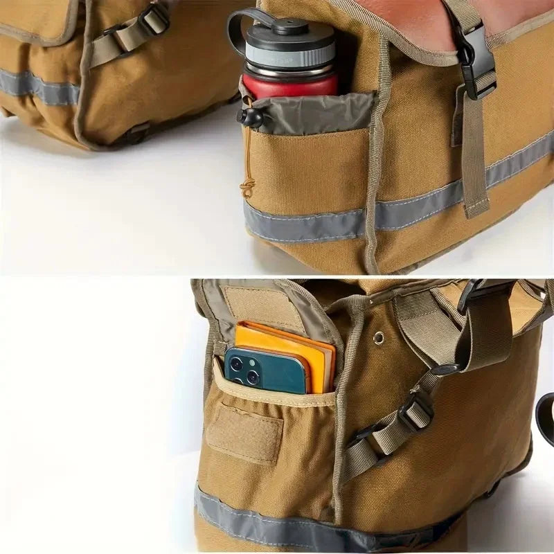 Sacoche de selle en toile kaki avec deux poches, fixée sur une moto - vue 4
