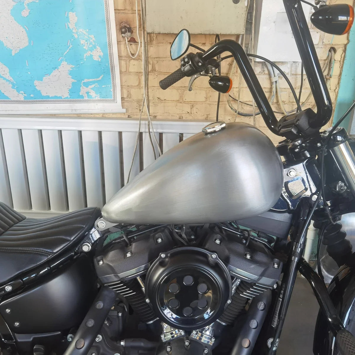 Réservoir d'essence brut grande capacité pour moto Harley-Davidson Softail - vue 5
