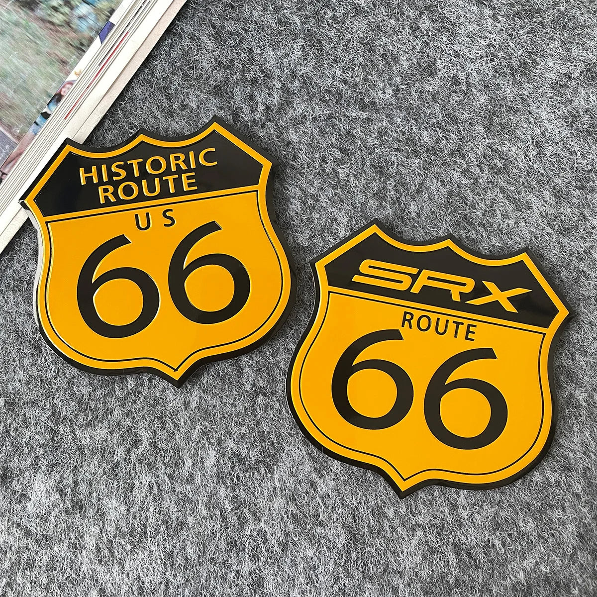 Emblème autocollant aluminium Route 66 sur carrosserie de moto - vue 12