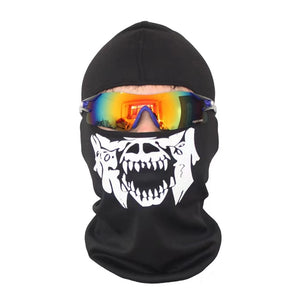 Cagoule intégrale tête de mort portée en sous-casque de moto - vue 4