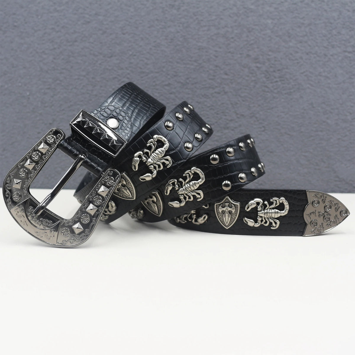 Ceinture en similicuir noir avec rivets métalliques et boucle punk - vue 15