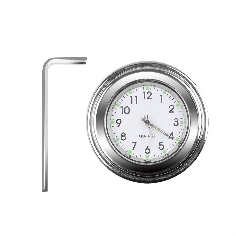 Horloge à quartz noire fixée sur le guidon d'un scooter - vue 7