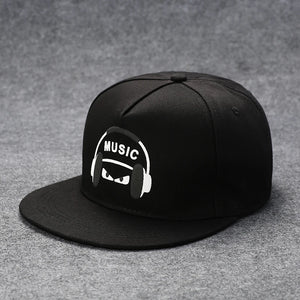 Casquette brodée à visière plate, vue de face - vue 4