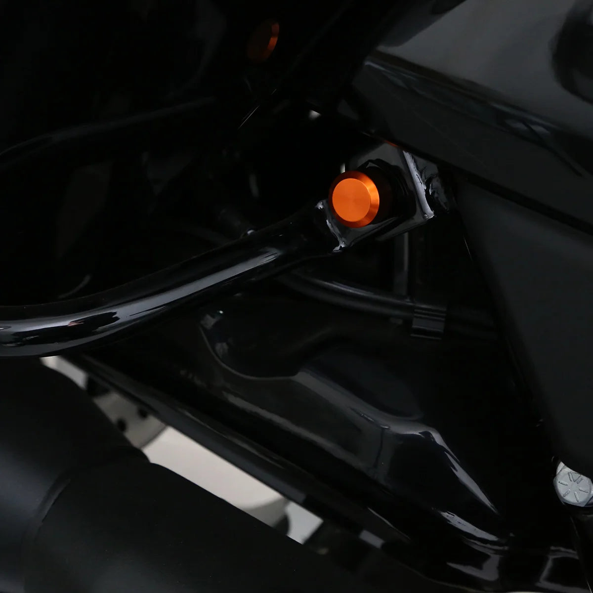 Caches de vis aluminium pour Harley Road Glide et Street Glide - vue 5