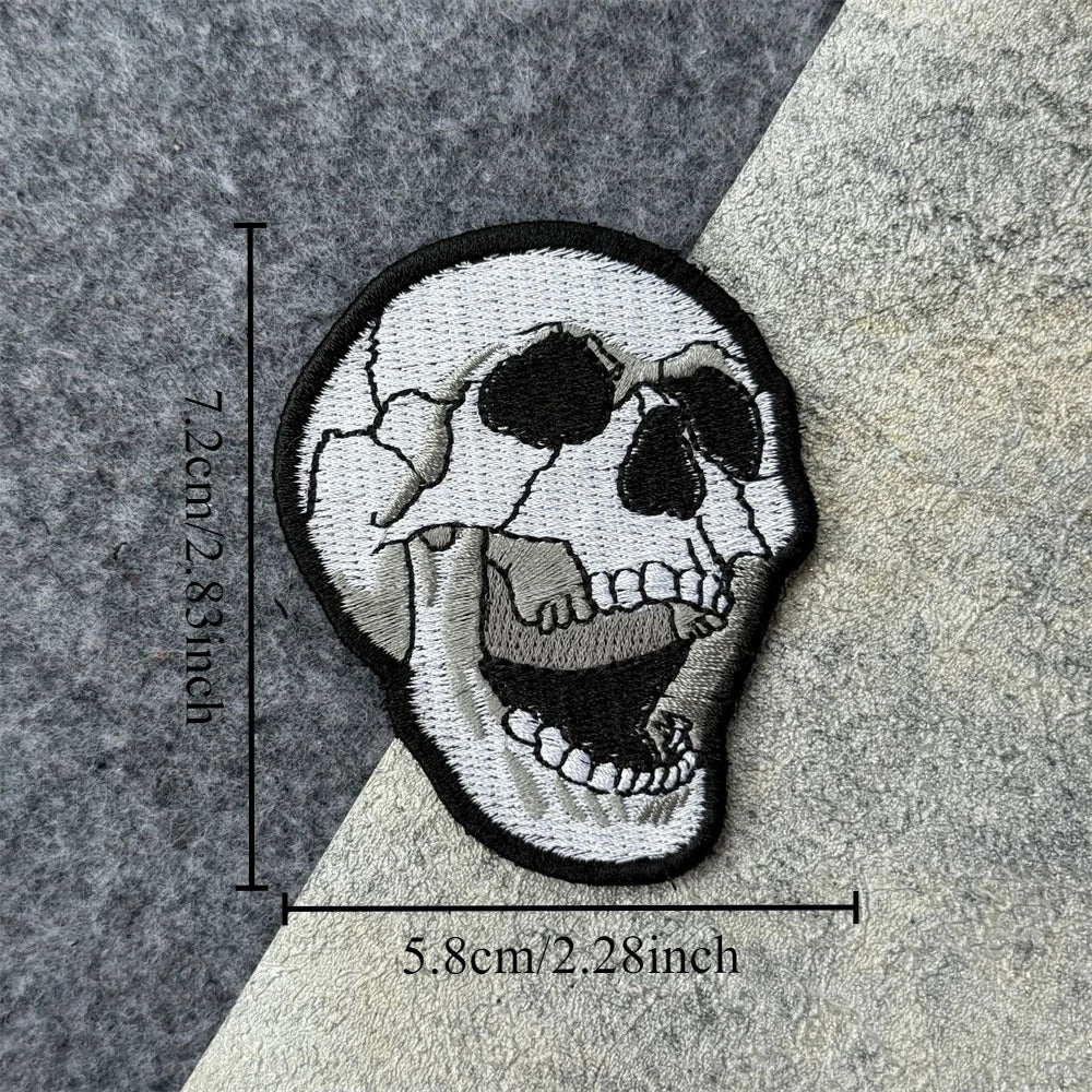 Écusson tactique brodé tête de mort punk avec fixation velcro - vue 6