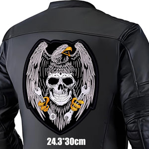 Écusson brodé motif tête de mort motard sur fond noir - vue de face - vue 9