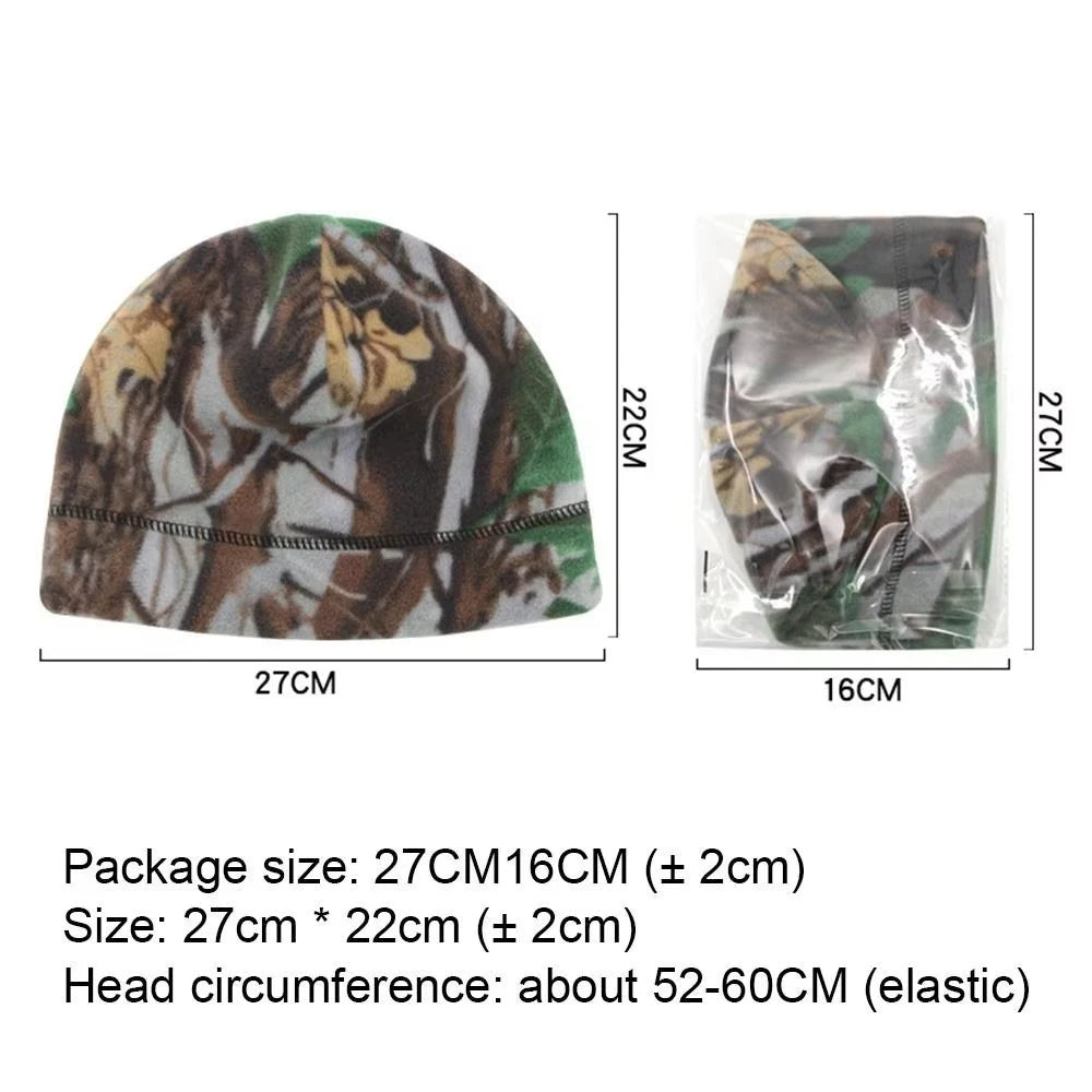 Cagoule polaire camouflage pour l'hiver, portée sous un casque moto - vue 6