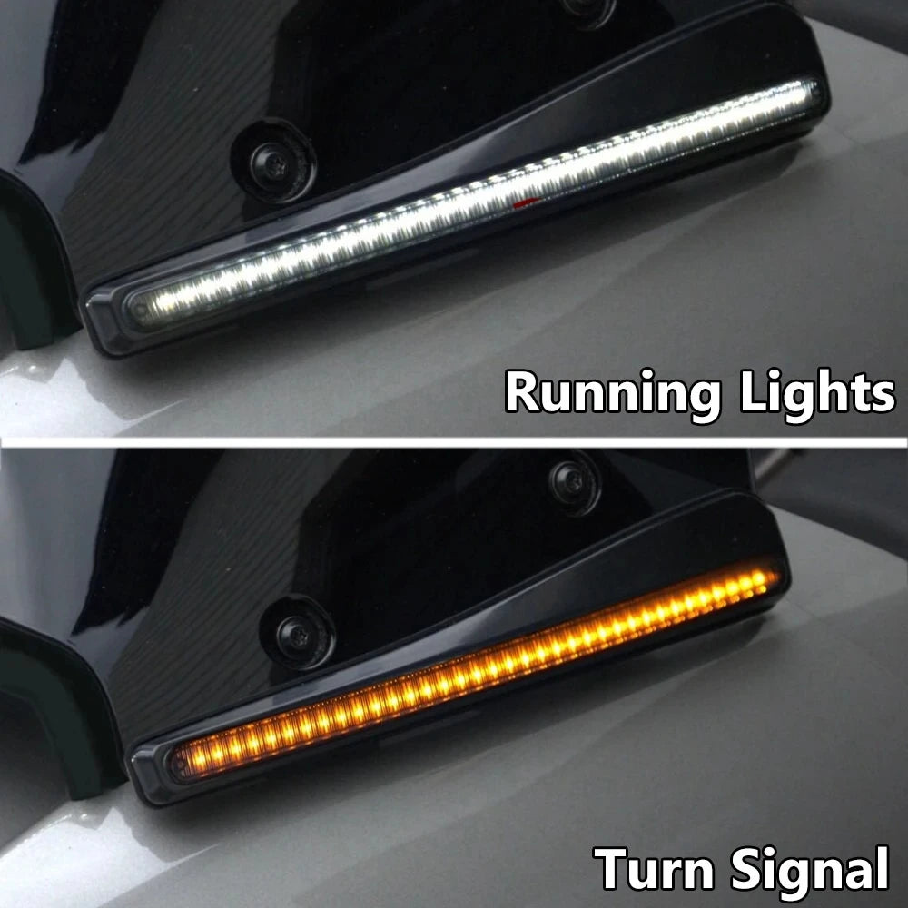 Baguette LED noire fixée le long du pare-brise d'une Harley-Davidson Road Glide - vue 2