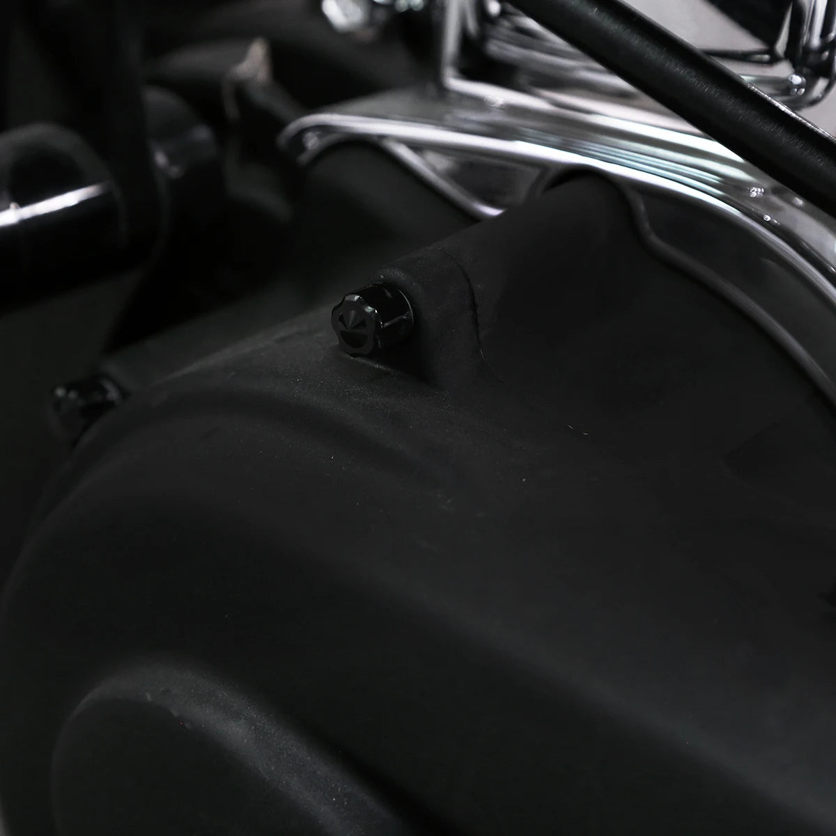 Kit de caches de vis moteur pour Harley Softail et Touring - vue 4