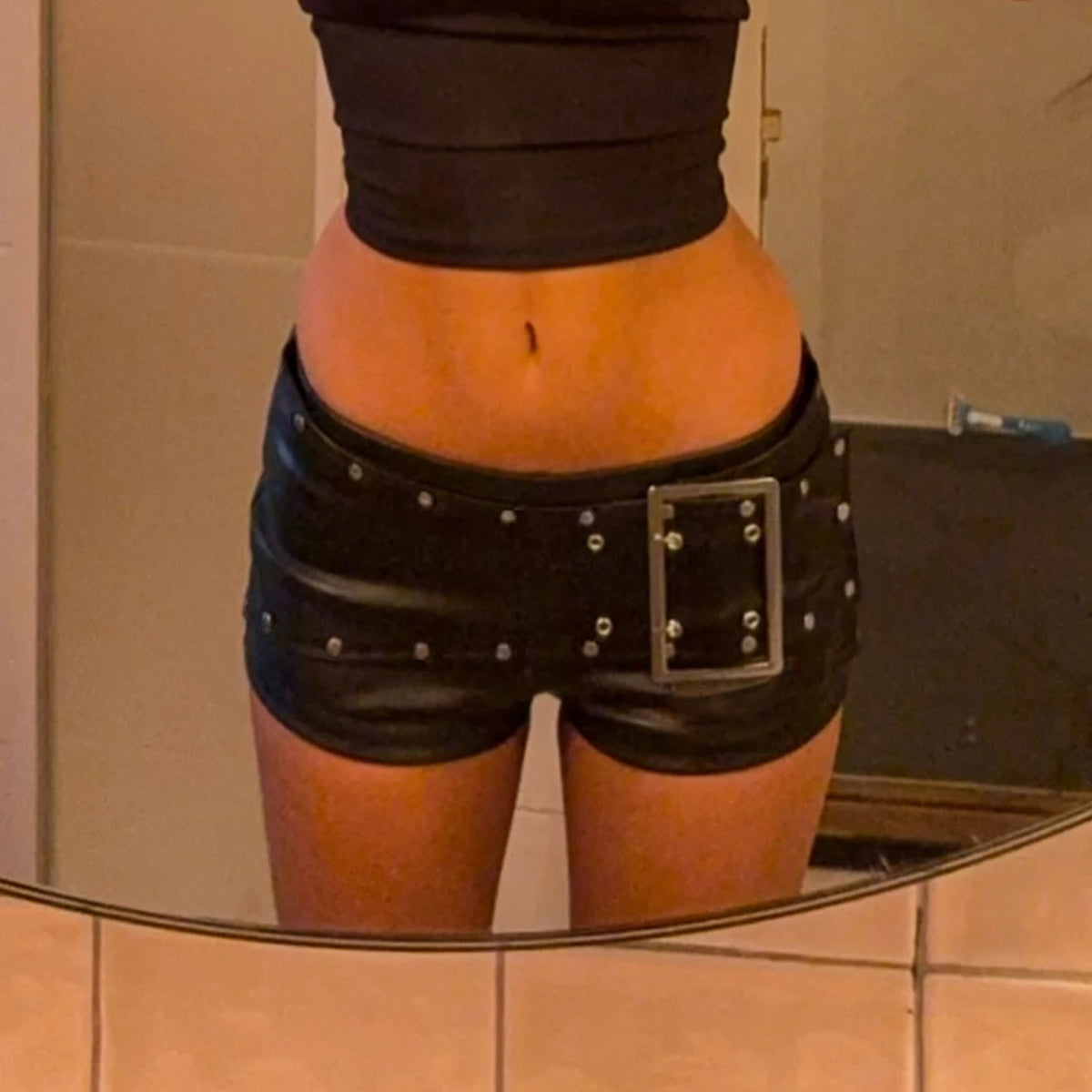 Short simili cuir taille basse style punk streetwear - vue 7