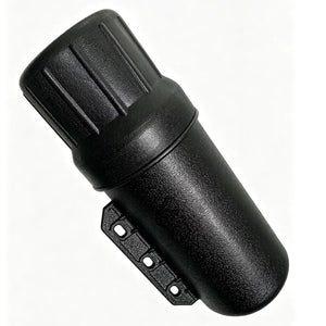 Tube de rangement noir étanche fixé sur une moto ADV - vue 2