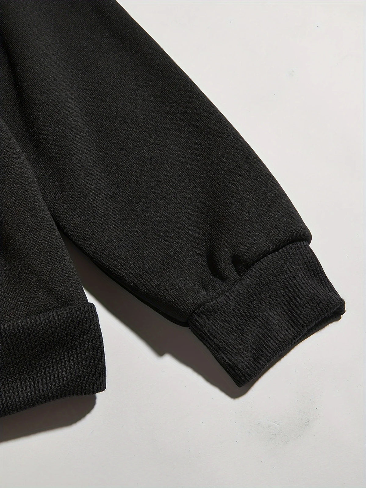 Sweat capuche femme crâne et roses - vue portée