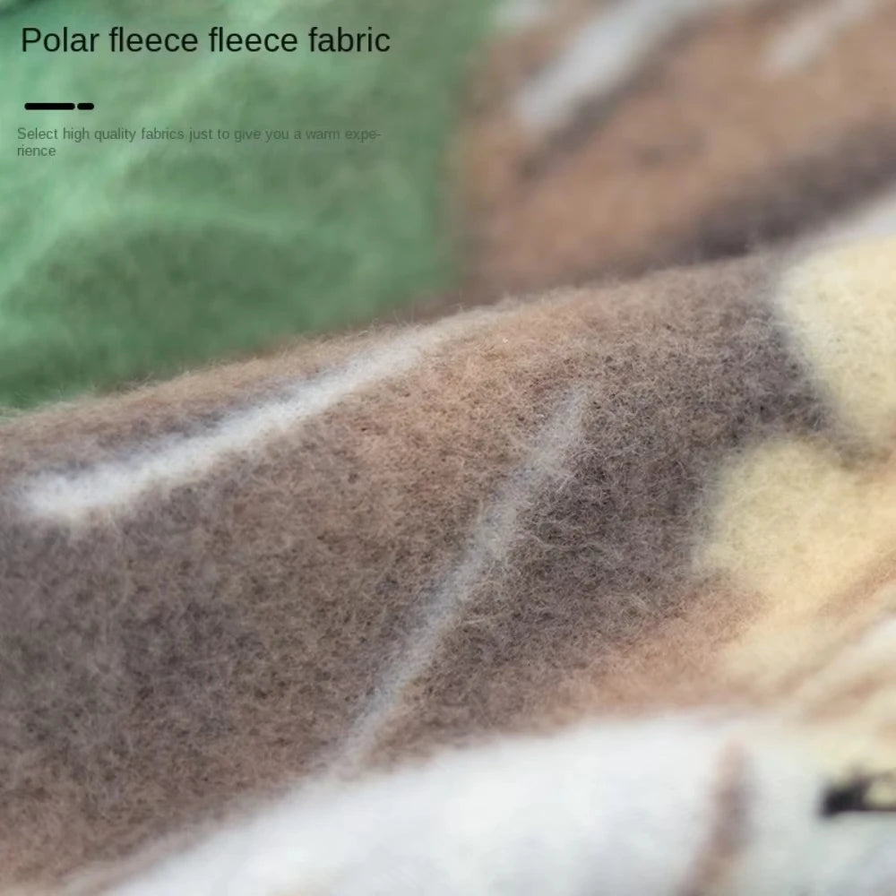 Cagoule polaire camouflage pour l'hiver, portée sous un casque moto - vue 3