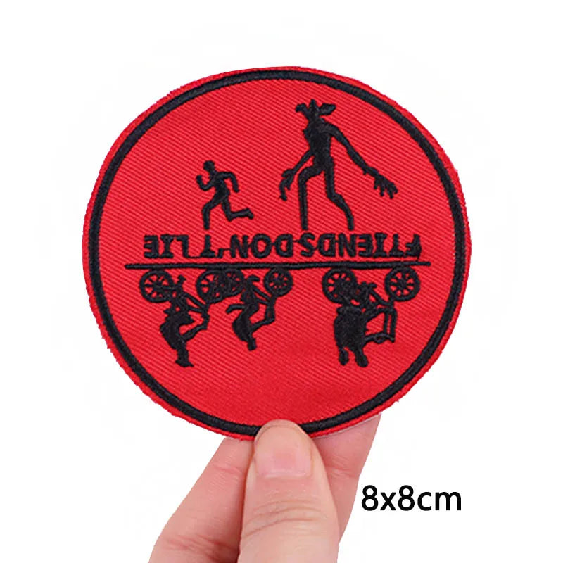 Écusson brodé crâne punk thermocollant style rock biker - vue 28