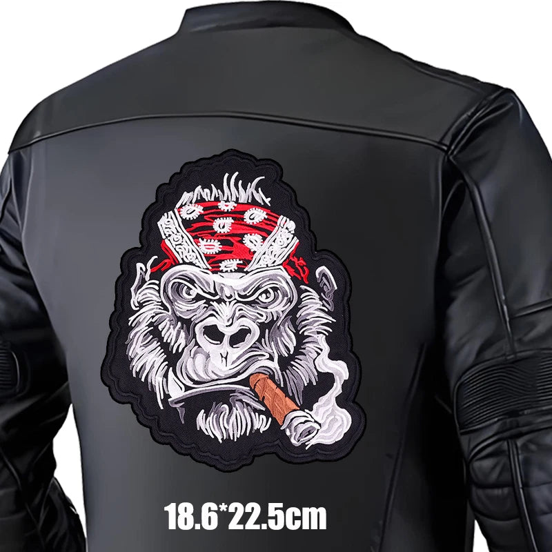 Écusson brodé motif tête de mort motard sur fond noir - vue de face - vue 7