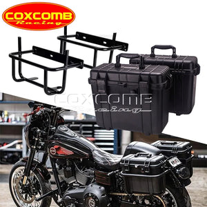 Valise latérale noire en ABS montée sur une Harley-Davidson Softail - vue 1