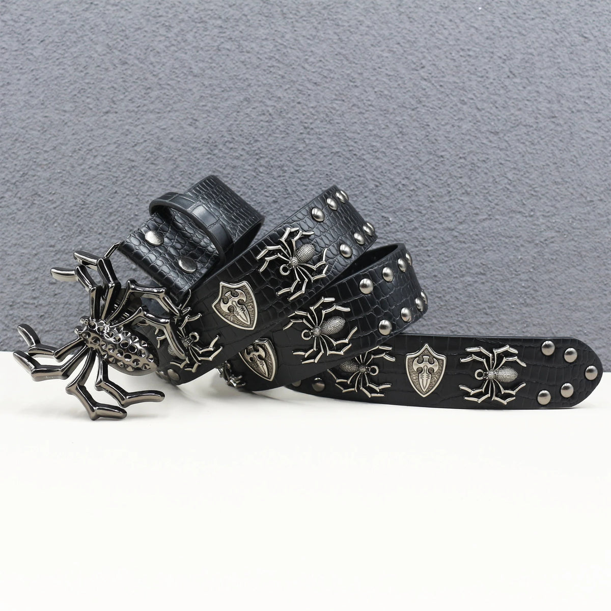 Ceinture en similicuir noir avec rivets métalliques et boucle punk - vue 19