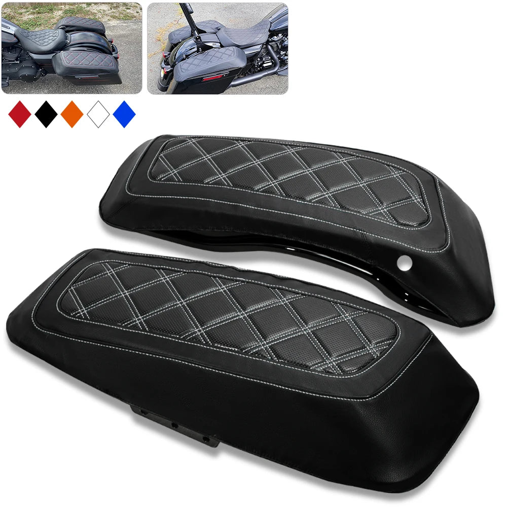 Housse de protection noire installée sur le couvercle d'une sacoche rigide Harley - vue 8