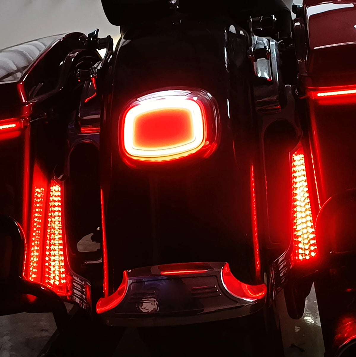 Feux LED de Remplissage d'Aile avec Clignotant/Stop Intégrés - Harley-Davidson Touring 2014-2023 – photo 3/7