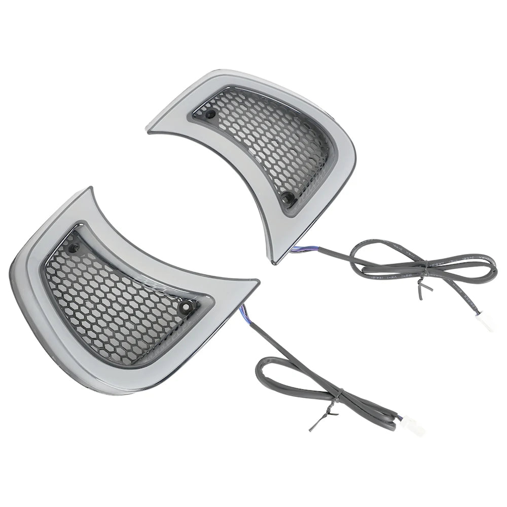 Accent lumineux LED noir intégré à la grille de phare d'une Harley-Davidson Road Glide - vue 2