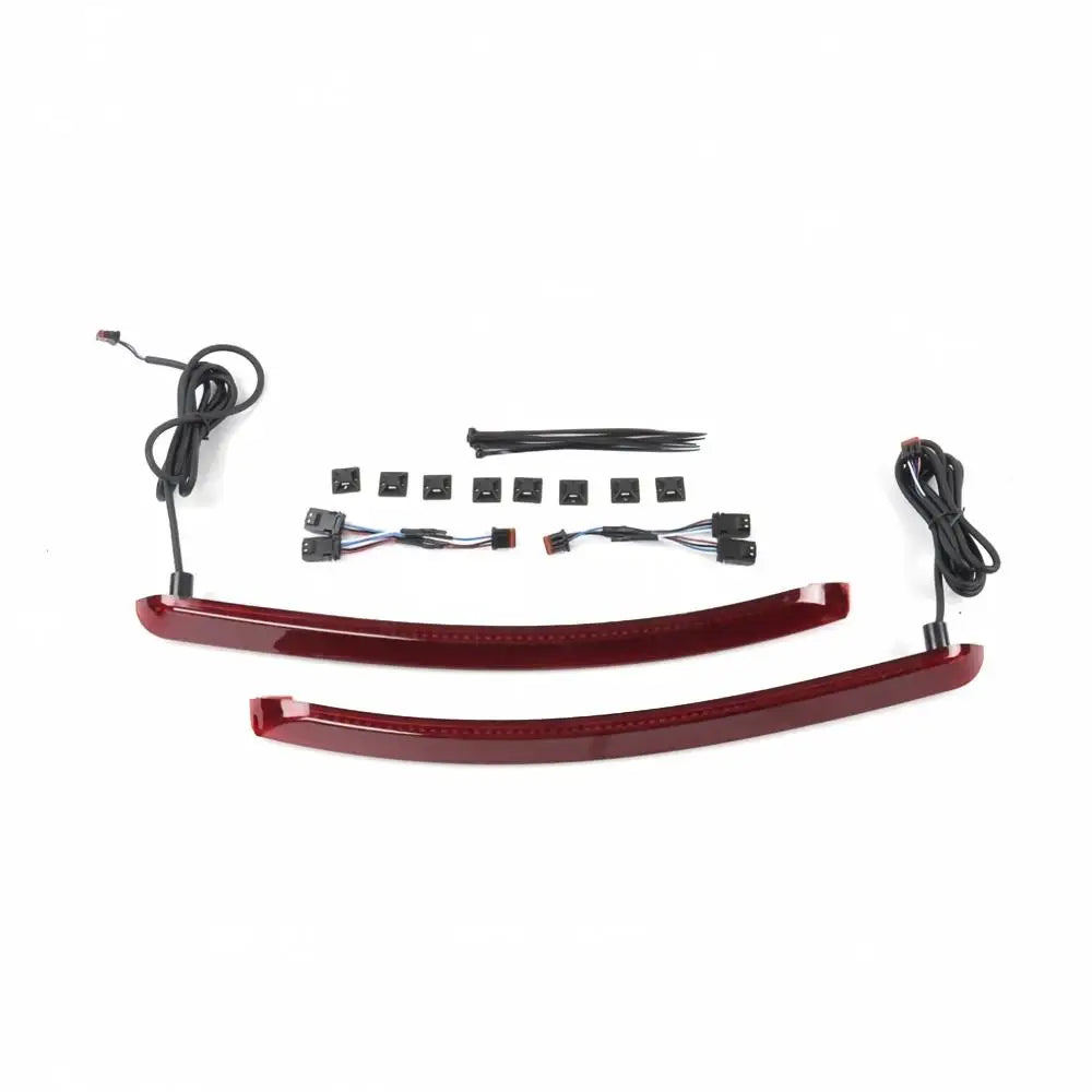 Feu LED rouge collé sur la sacoche latérale d'une Harley-Davidson Touring - vue 8