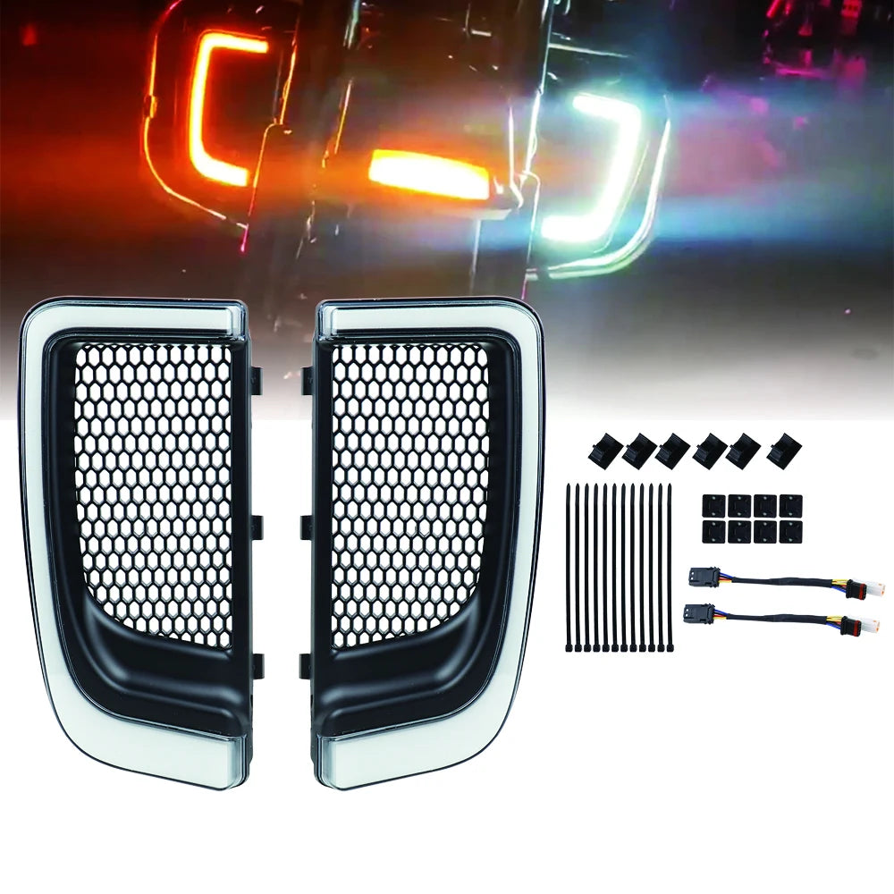 Grille de carénage bas argentée avec LED intégrée sur une Harley-Davidson Touring - vue 1