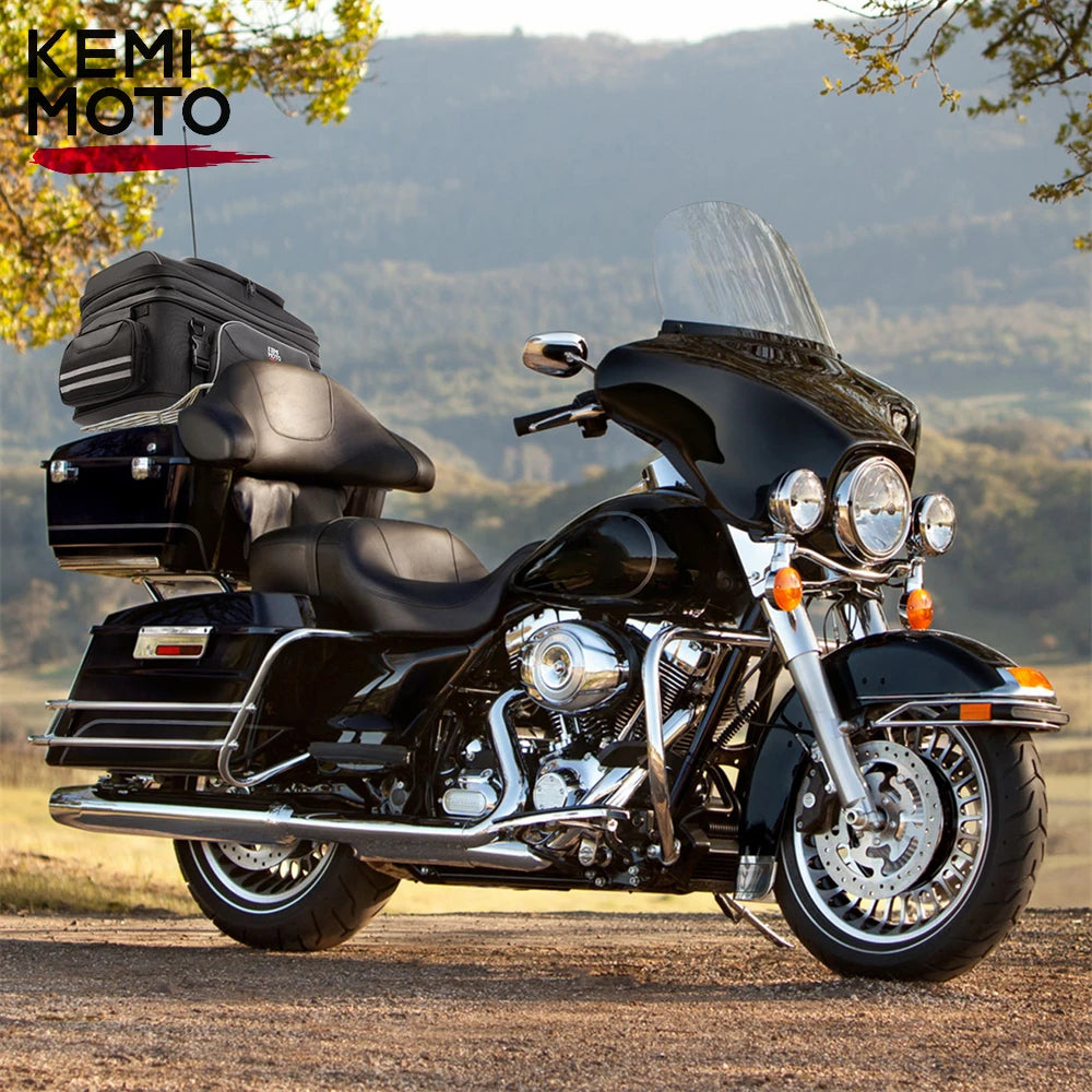 Sac de coffre arrière noir sur porte-bagages de Harley Touring - vue 2