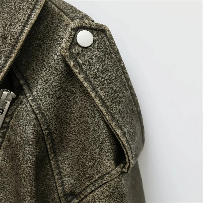 Veste courte en simili cuir noir pour femme - style biker - vue 3