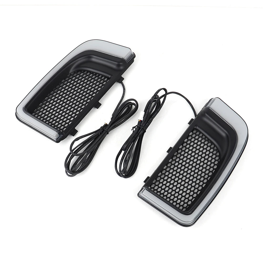 Grille de carénage bas argentée avec LED intégrée sur une Harley-Davidson Touring - vue 4