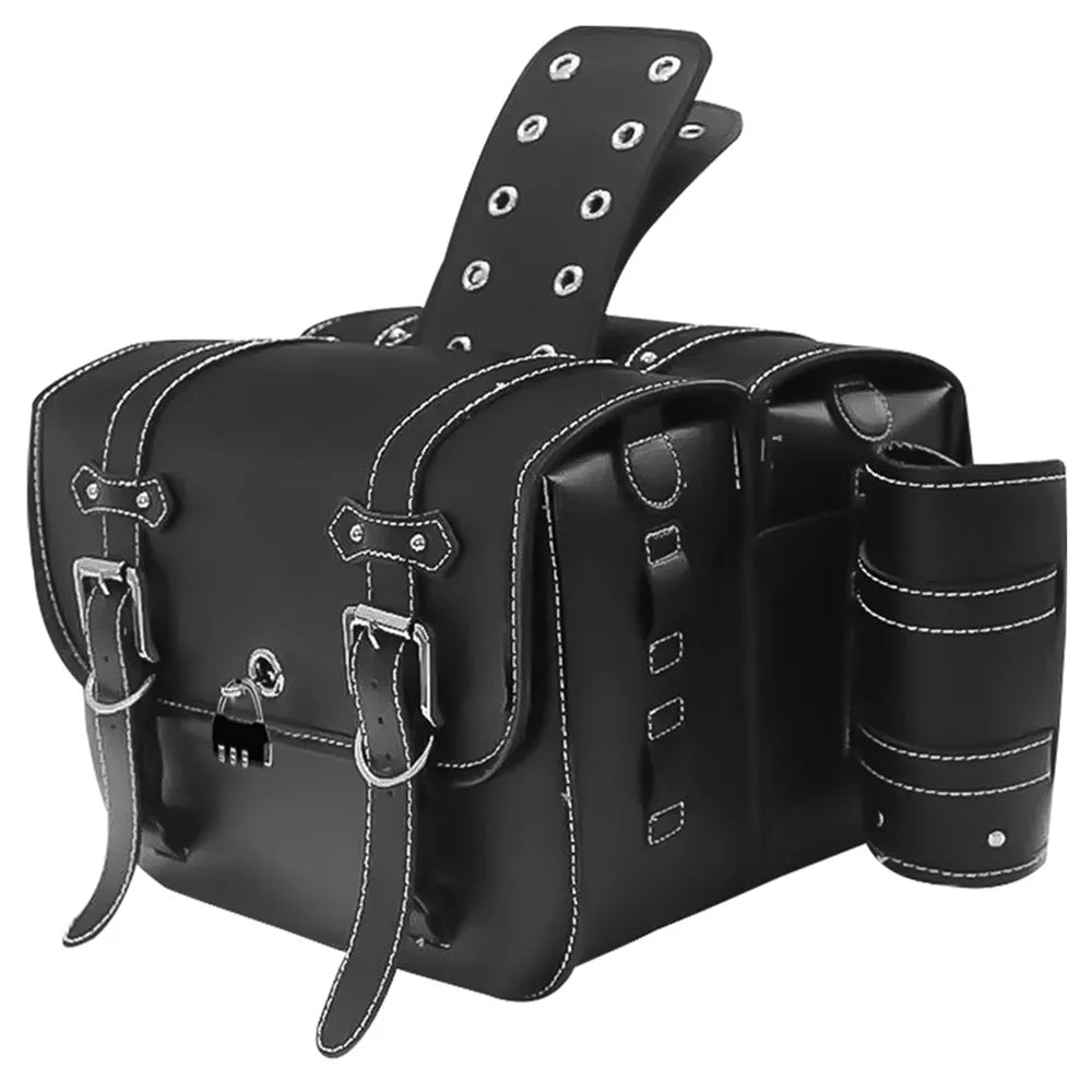 Paire de sacoches latérales en cuir noir avec porte-gobelet, fixées sur une moto - vue 7