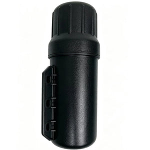 Tube de rangement noir étanche fixé sur une moto ADV - vue 5