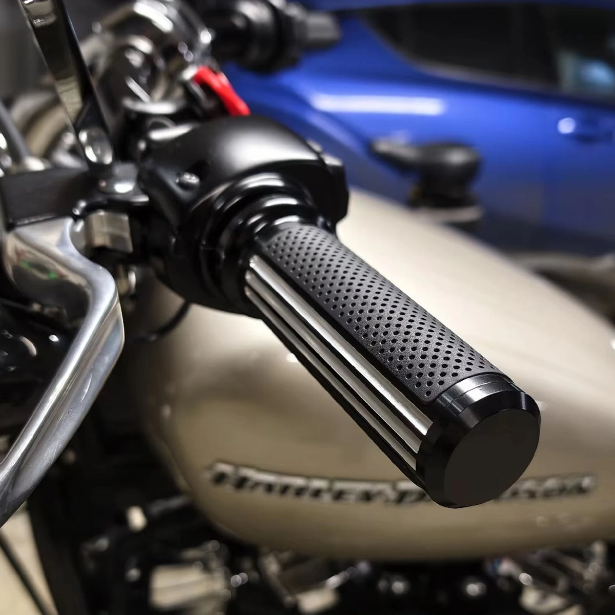 Poignées de guidon pour Harley Touring et Softail - vue 2
