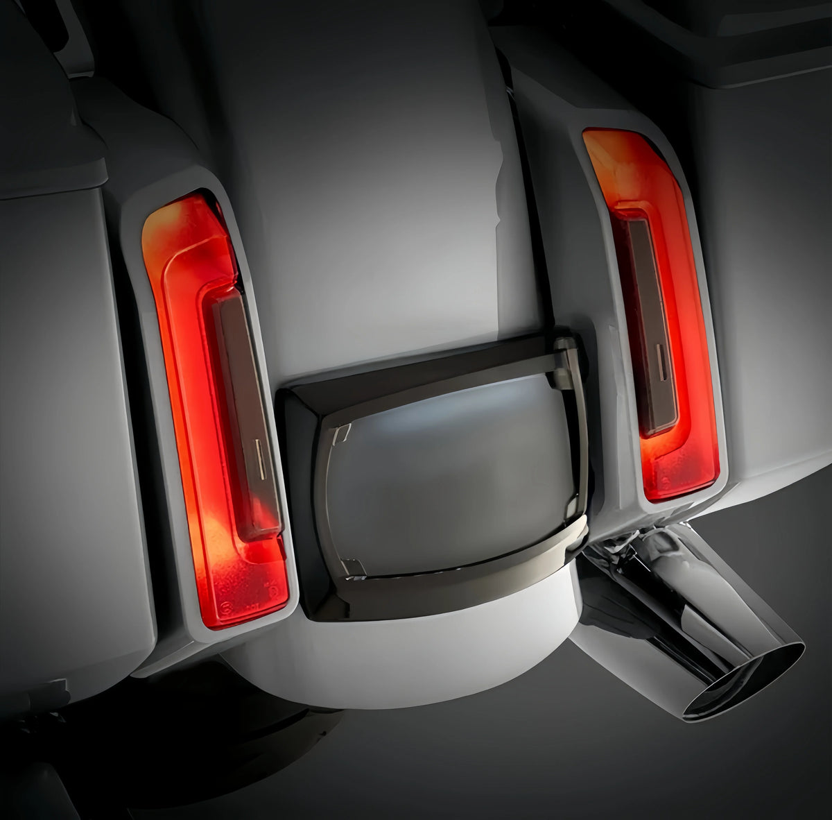 Support de plaque galbé avec LED pour moto Harley-Davidson Road Glide - vue 3
