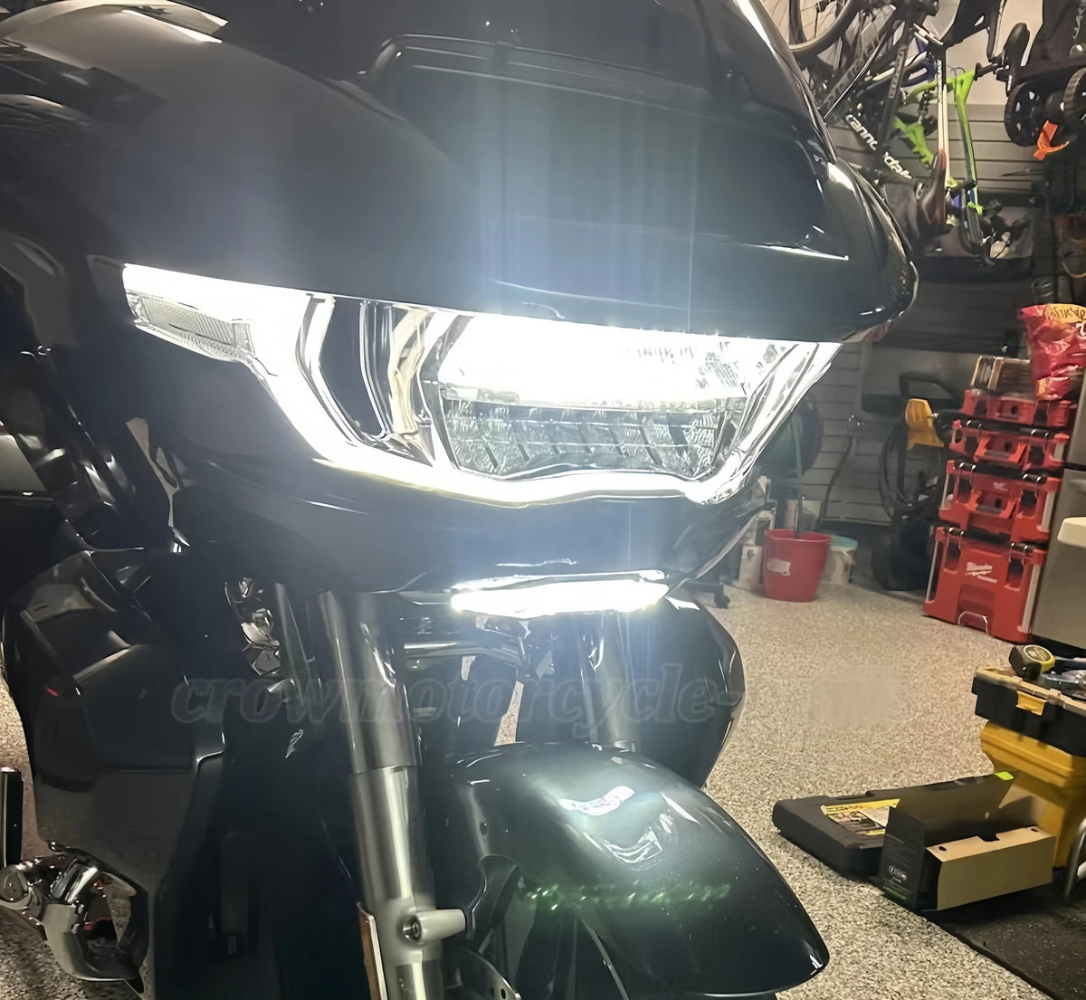 Feu LED de carénage inférieur avec clignotant ambre sur une Harley-Davidson Road Glide - vue 3
