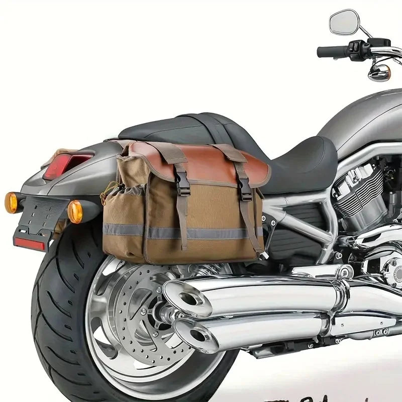 Sacoche de selle en toile kaki avec deux poches, fixée sur une moto - vue 3
