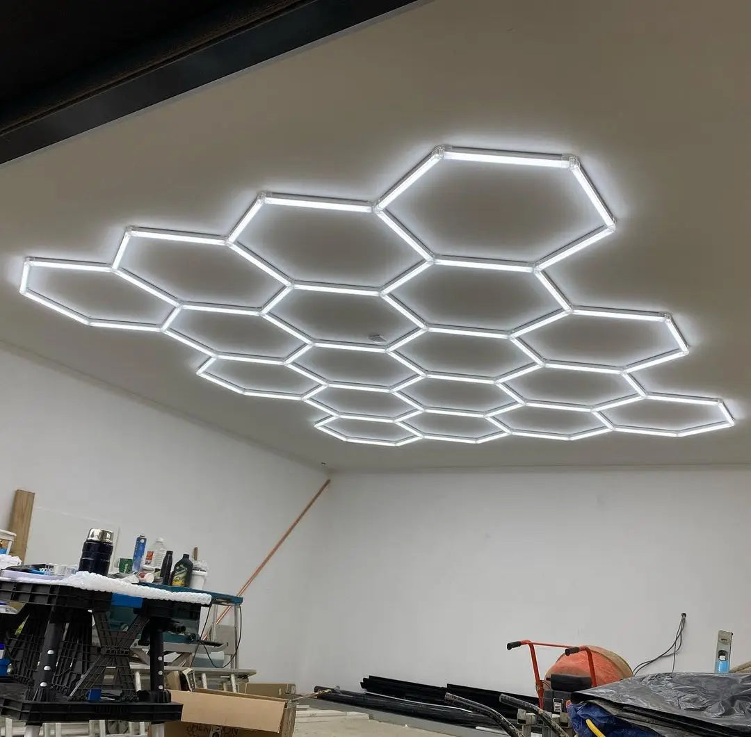 Panneau LED hexagonal nid d'abeille 6500K pour garage, salon de coiffure et atelier – photo 2/36