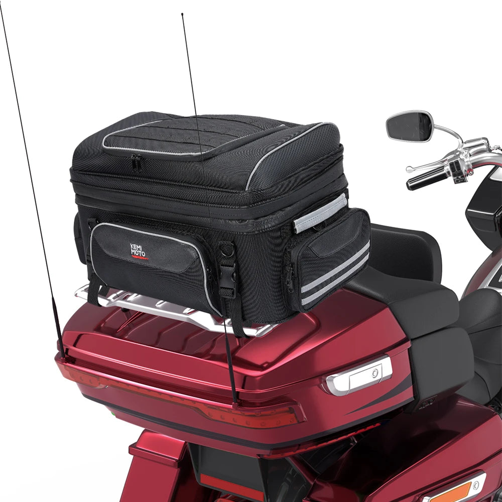 Sac de coffre arrière noir sur porte-bagages de Harley Touring - vue 1