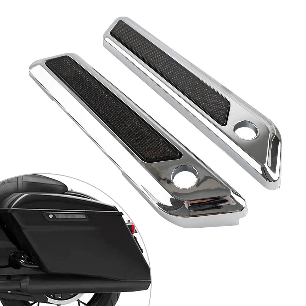 Caches de charnières de sacoches chromés avec réflecteur fumé pour Harley Touring 2014 et plus - vue 2